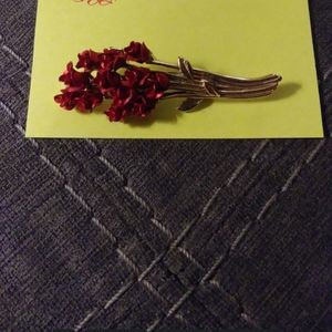 Vintage long stem red roses dm circle around the c 97 gold tone beautiful brooch